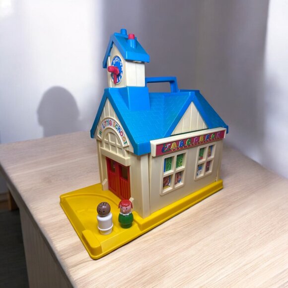 Vintage 1989 Spectra My Little Schoolhouse Carry Along Playhouse & 2 Figures - Picture 6 of 15